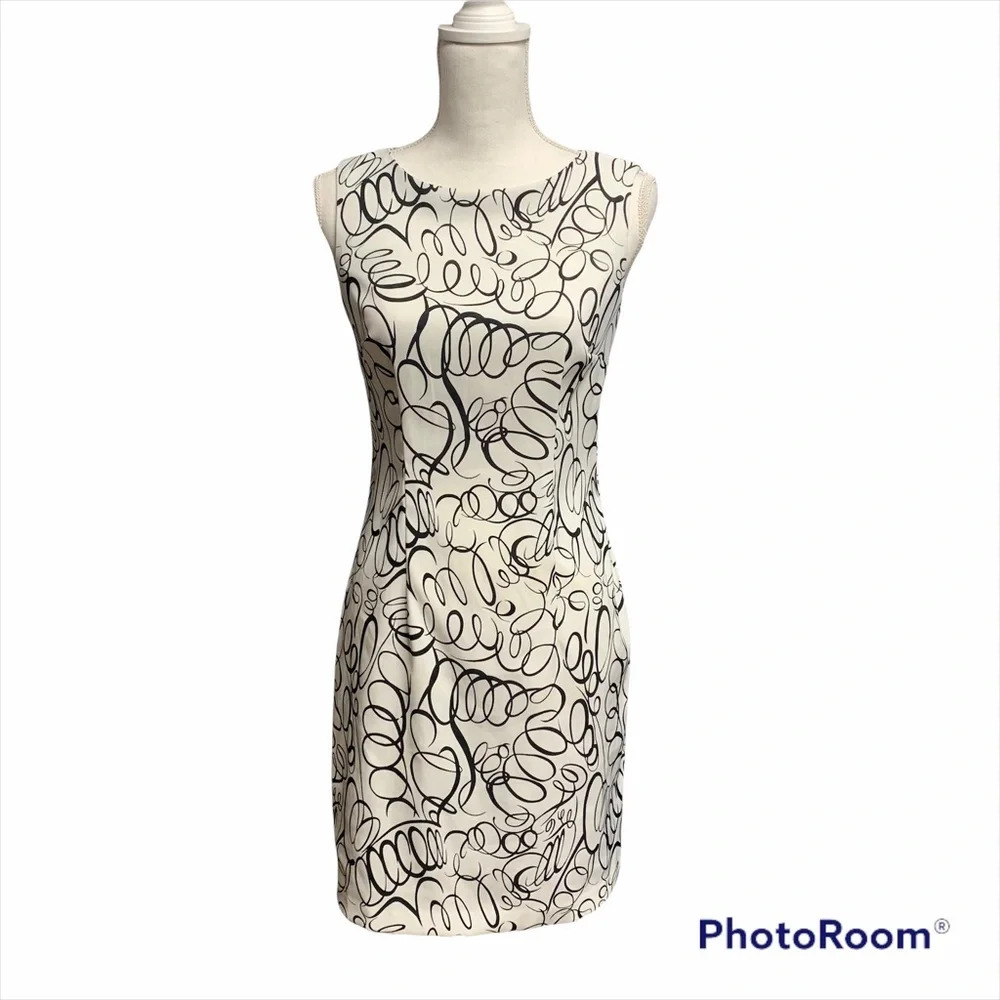 Dressbarn off white/black fitted dress size 4